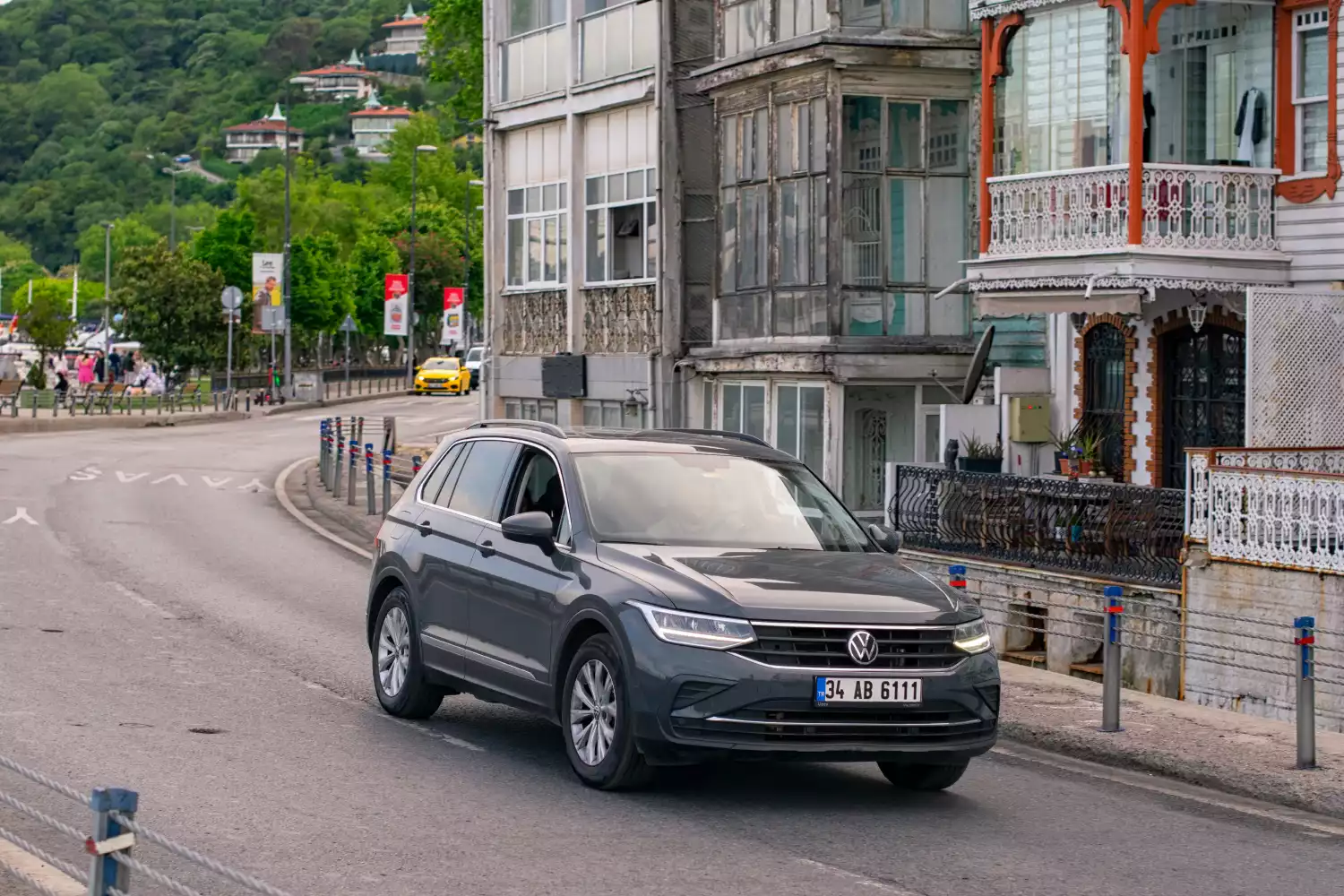 Volkswagen Tiguan car trash can